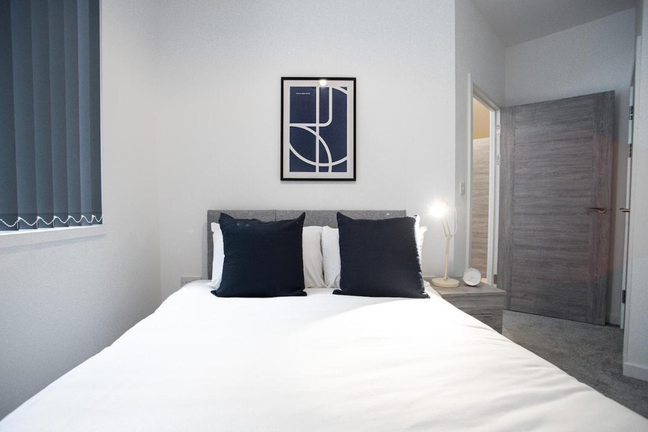 Two Bedroom - Central Peterborough Apartment - Bayard Apartments Exterior foto
